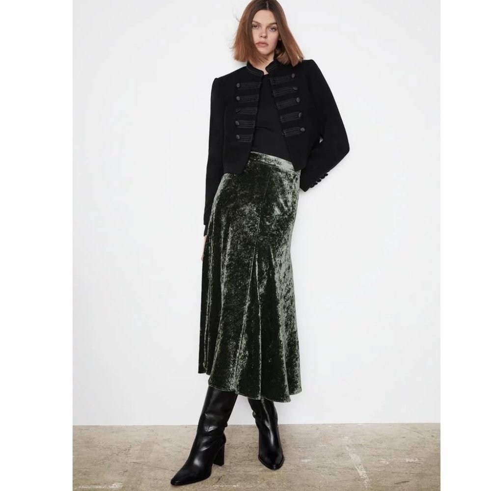 NWOT Zara Velvet Skirt, XS